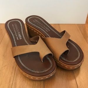 Donald Pliner slides 7M